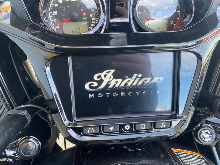 2025 Indian PURSUIT DARK HORSE Black