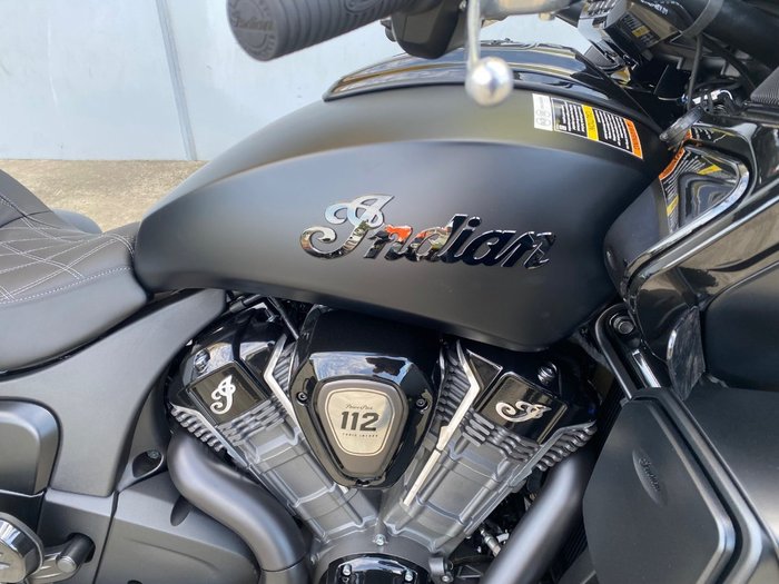 2025 Indian PURSUIT DARK HORSE Black