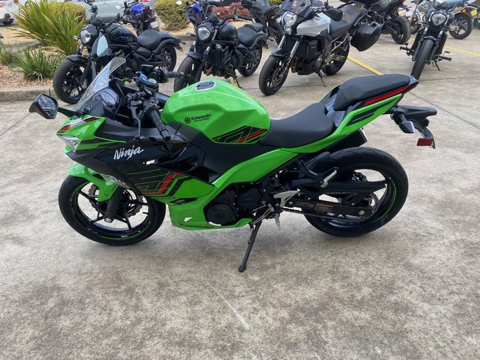 2022 Kawasaki NINJA 400 KRT INSPIRED CG Green