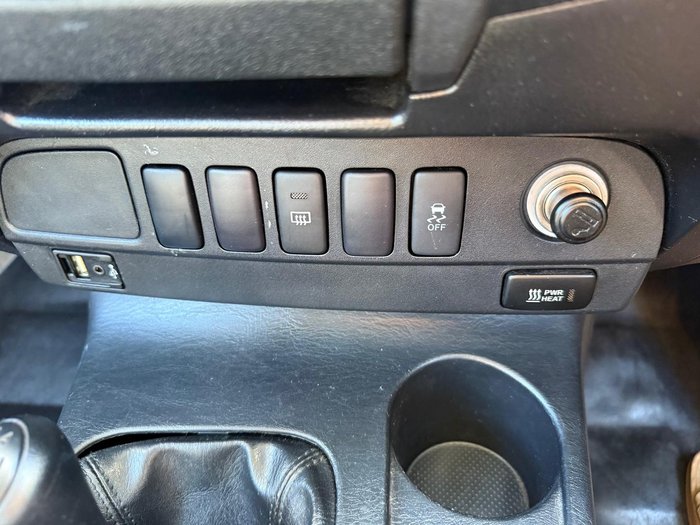 2013 Toyota Hilux SR