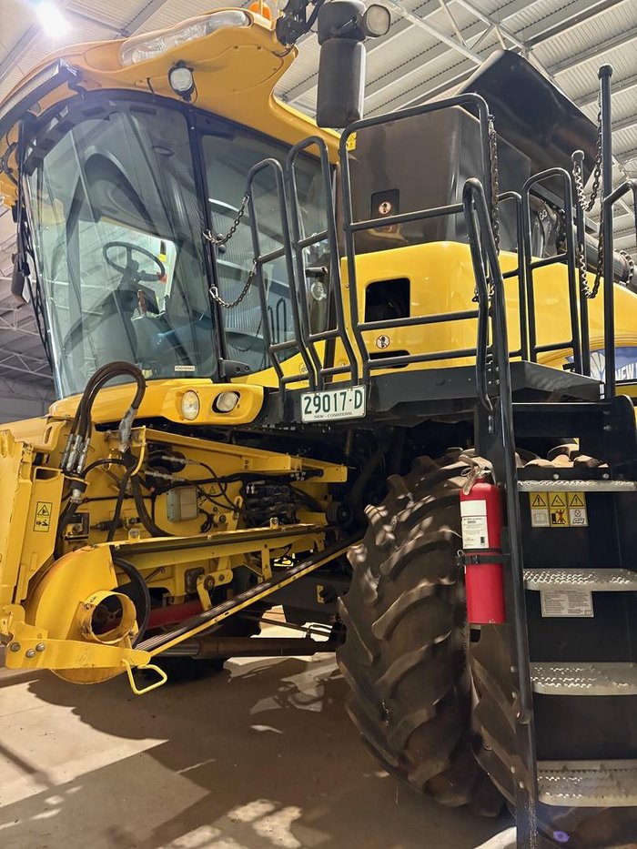2013 New Holland Cr 9090