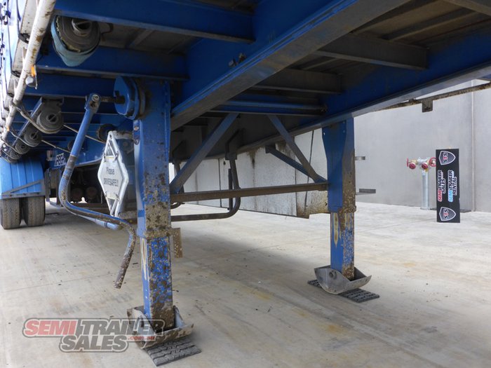 2007 Maxitrans 22 Pallet Curtainsider