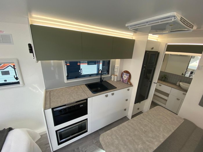 2025 Traveller 17' Destination Track Semi Off Road