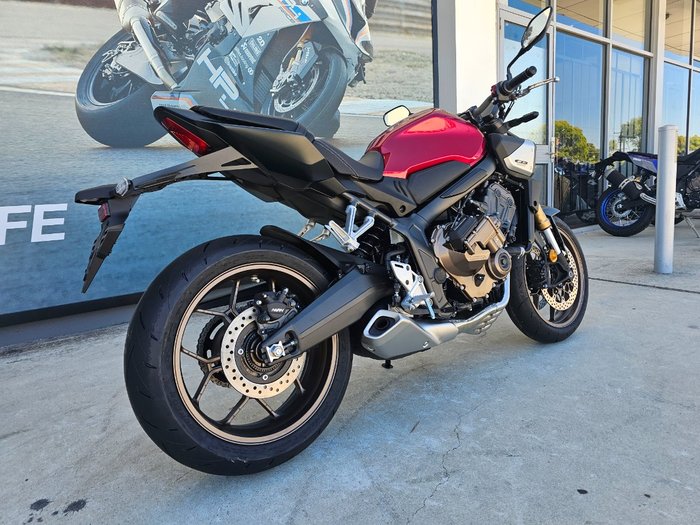 2025 Honda CB650RAC Red