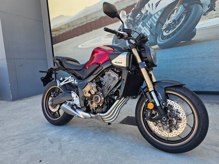 2025 Honda CB650RAC Red