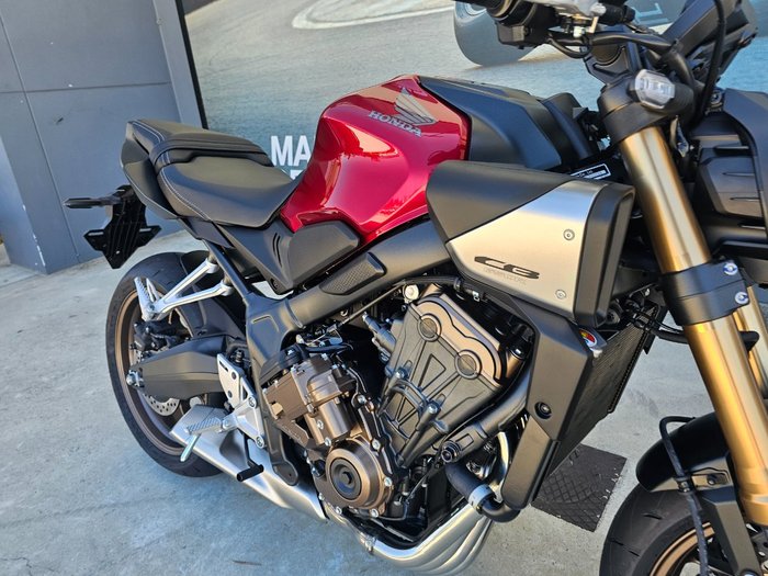 2025 Honda CB650RAC Red