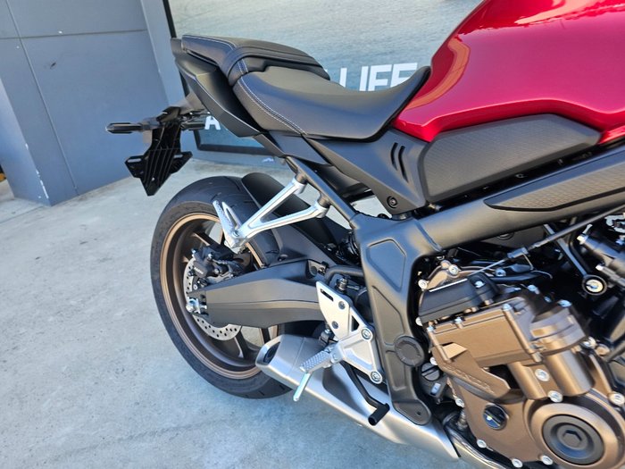 2025 Honda CB650RAC Red