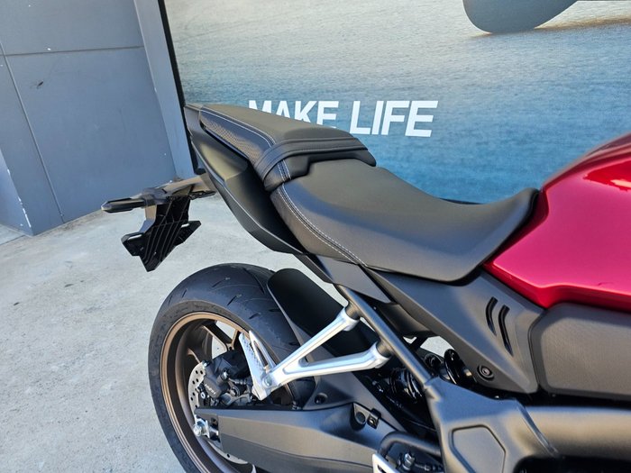 2025 Honda CB650RAC Red