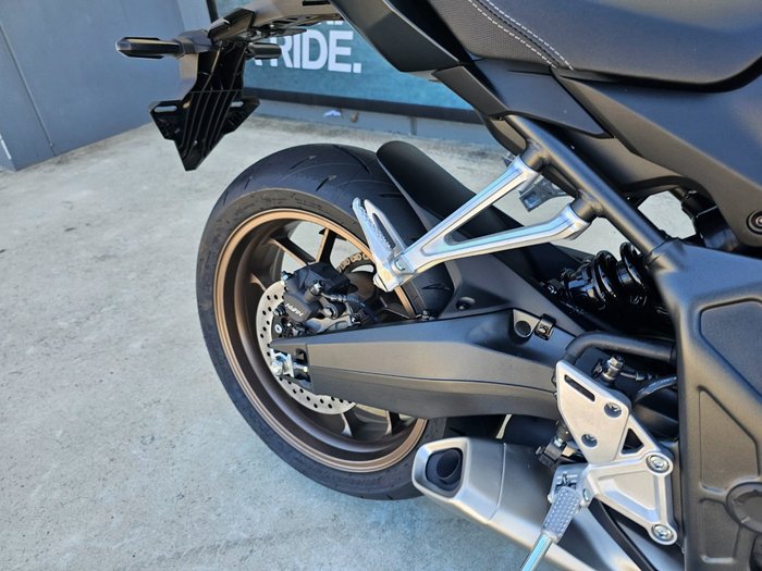 2025 Honda CB650RAC Red