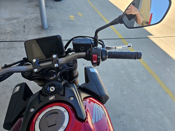 2025 Honda CB650RAC Red