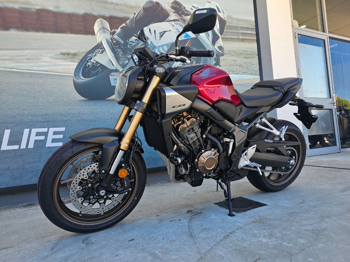 2025 Honda CB650RAC Red