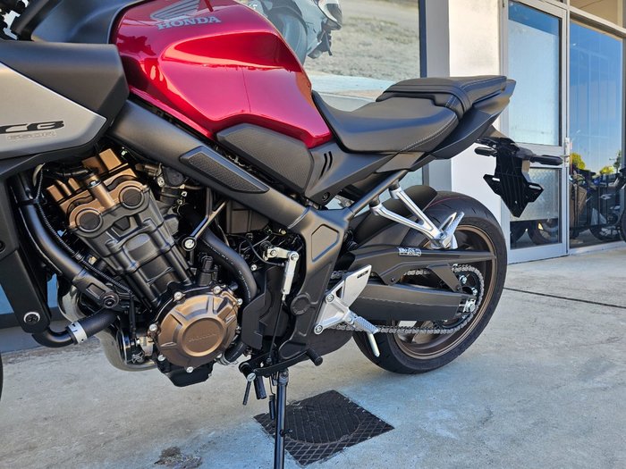 2025 Honda CB650RAC Red