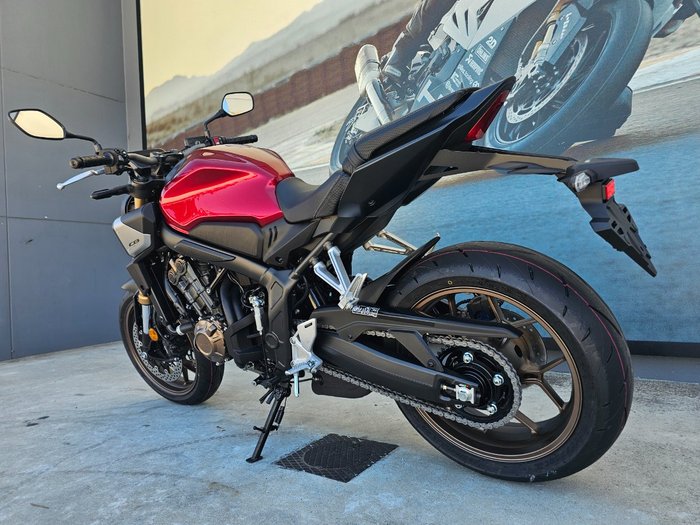 2025 Honda CB650RAC Red