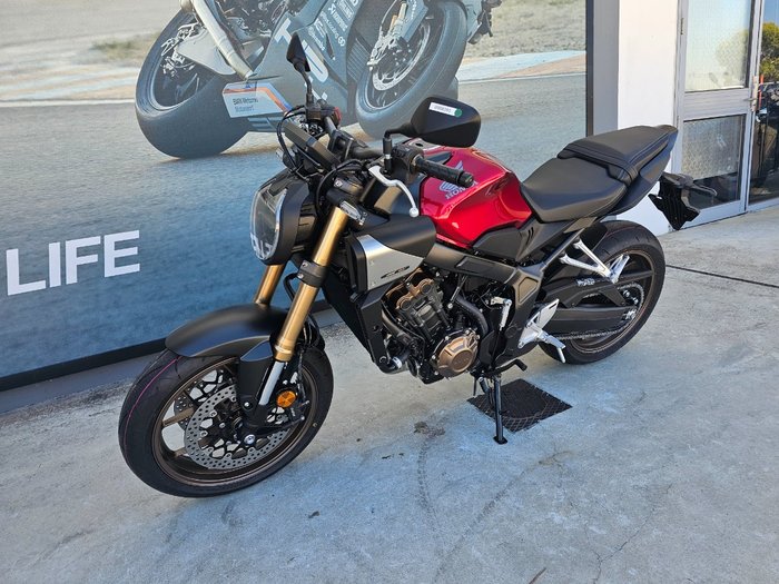 2025 Honda CB650RAC Red