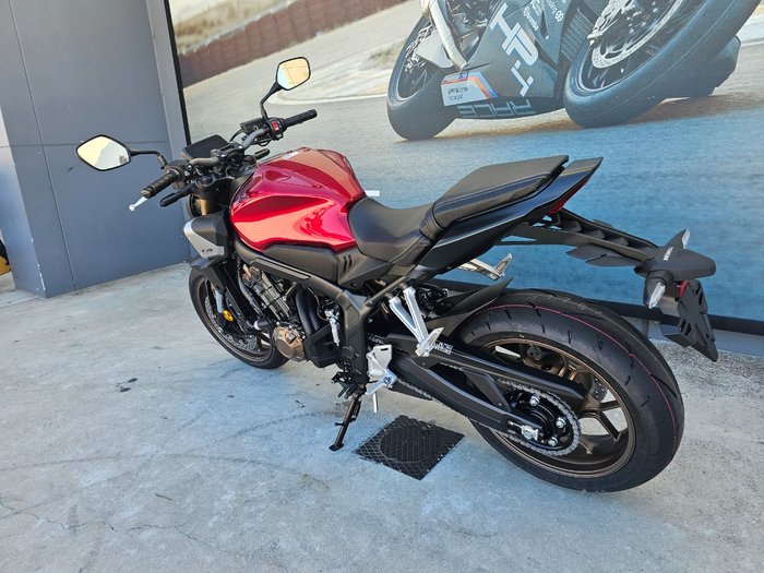 2025 Honda CB650RAC Red