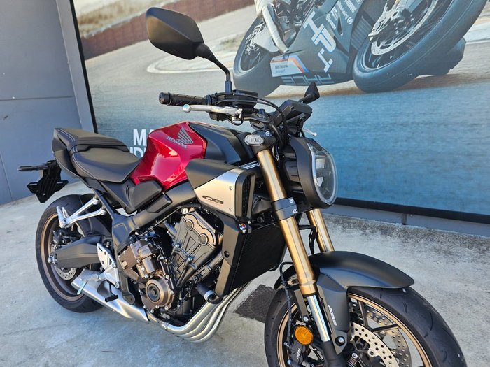 2025 Honda CB650RAC Red
