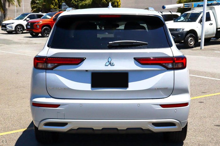 2024 Mitsubishi Outlander Exceed