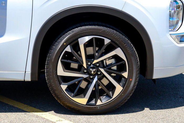 2024 Mitsubishi Outlander Exceed