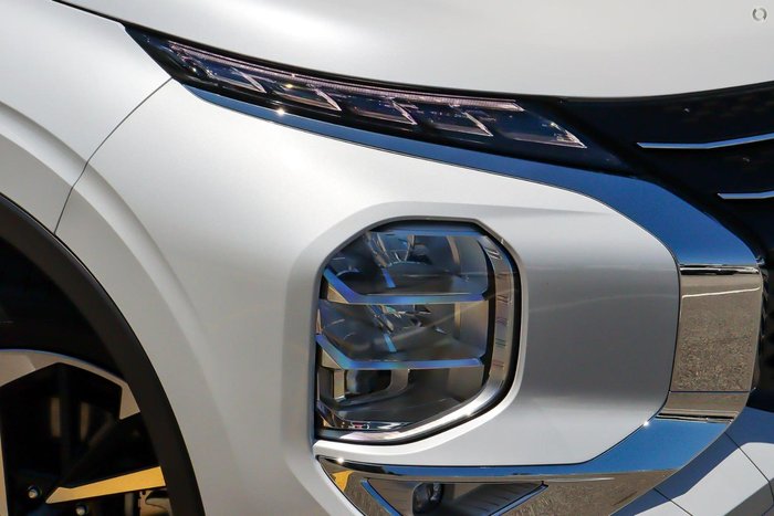 2024 Mitsubishi Outlander Exceed