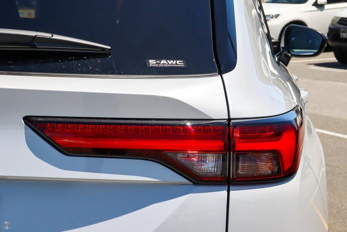 2024 Mitsubishi Outlander Exceed