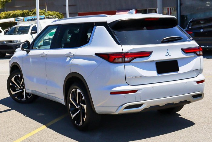 2024 Mitsubishi Outlander Exceed
