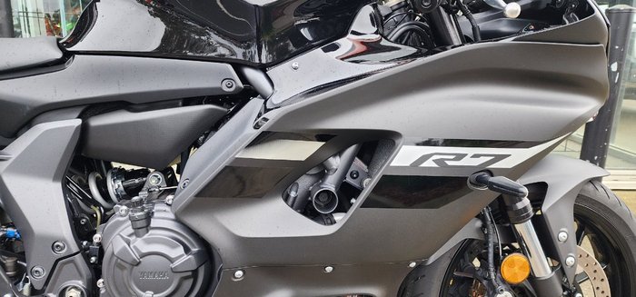 2024 Yamaha YZF-R7LA BLACK