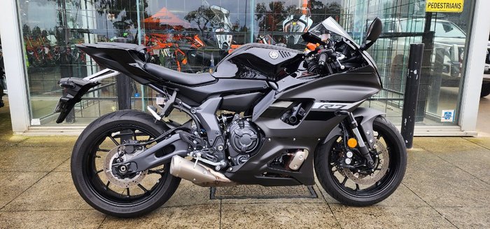 2024 Yamaha YZF-R7LA BLACK