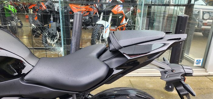 2024 Yamaha YZF-R7LA BLACK