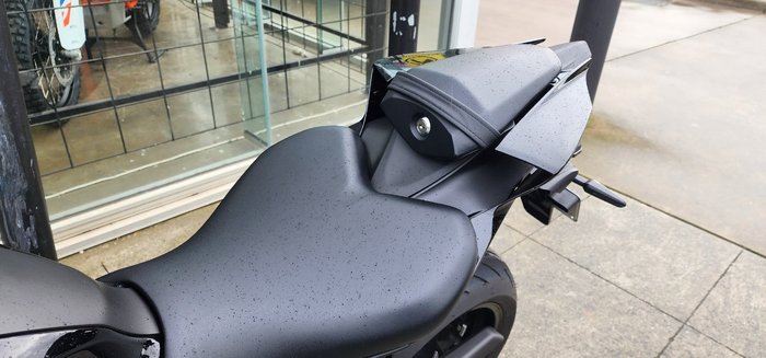 2024 Yamaha YZF-R7LA BLACK