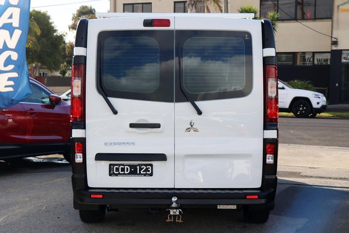 2022 Mitsubishi Express GLX