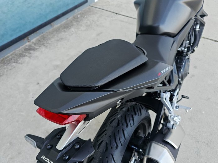 2025 Honda CB750 (HORNET) Black