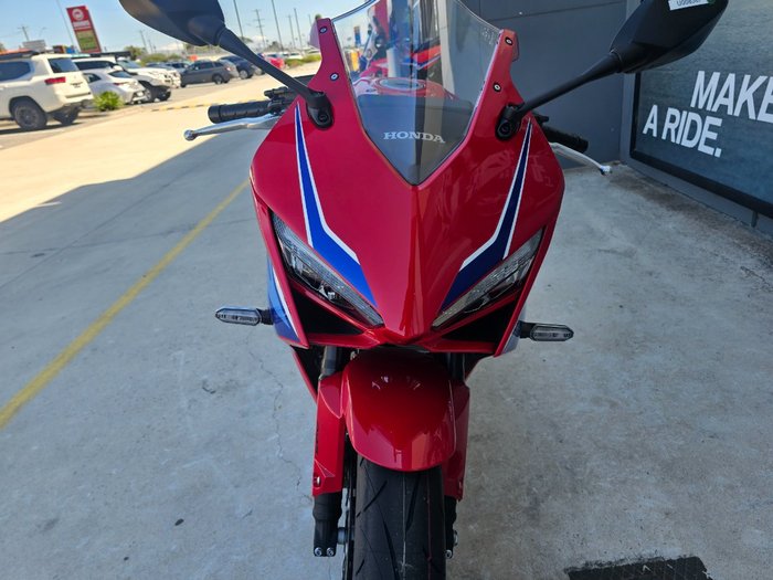 2025 Honda CBR650RAC Red