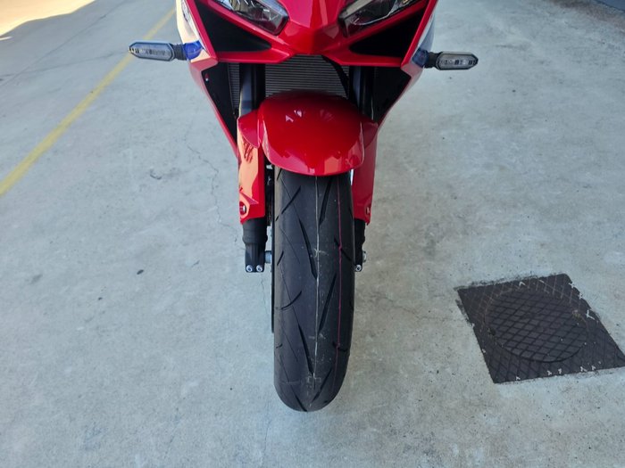 2025 Honda CBR650RAC Red
