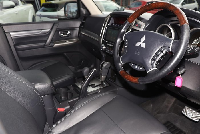 2016 Mitsubishi Pajero Exceed