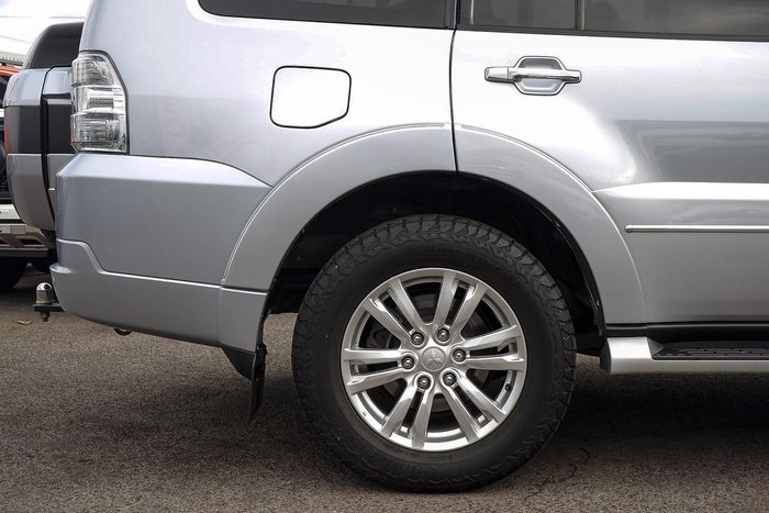 2016 Mitsubishi Pajero Exceed