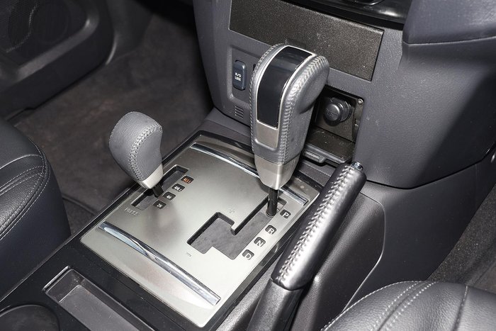2016 Mitsubishi Pajero Exceed