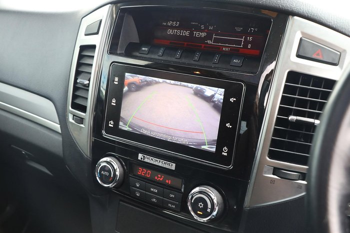 2016 Mitsubishi Pajero Exceed