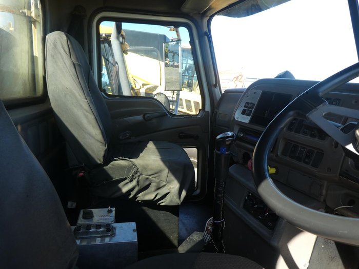 2007 MACK Metro-Liner WHITE