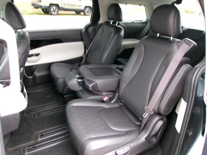 2023 Kia Carnival Special Edition