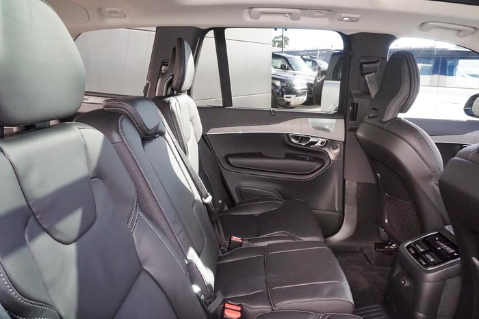 2024 Volvo XC90 Ultra T8 Plug-In Hybrid