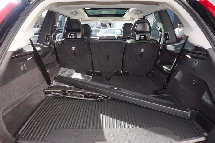2024 Volvo XC90 Ultra T8 Plug-In Hybrid
