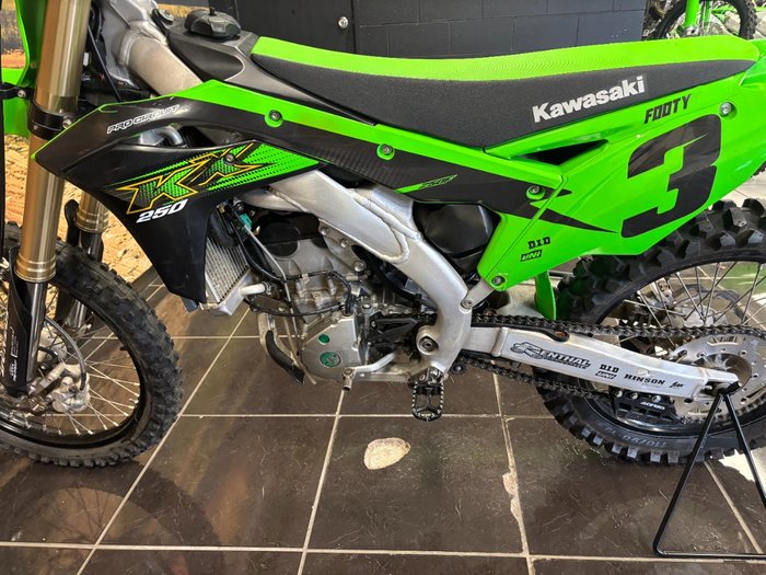 Kawasaki 2020 KAWASAKI 252CC KX252BLF GREEN