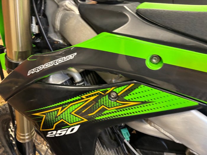 Kawasaki 2020 KAWASAKI 252CC KX252BLF GREEN