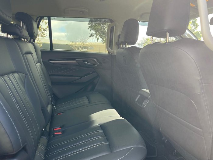2022 Isuzu MU-X LS-T