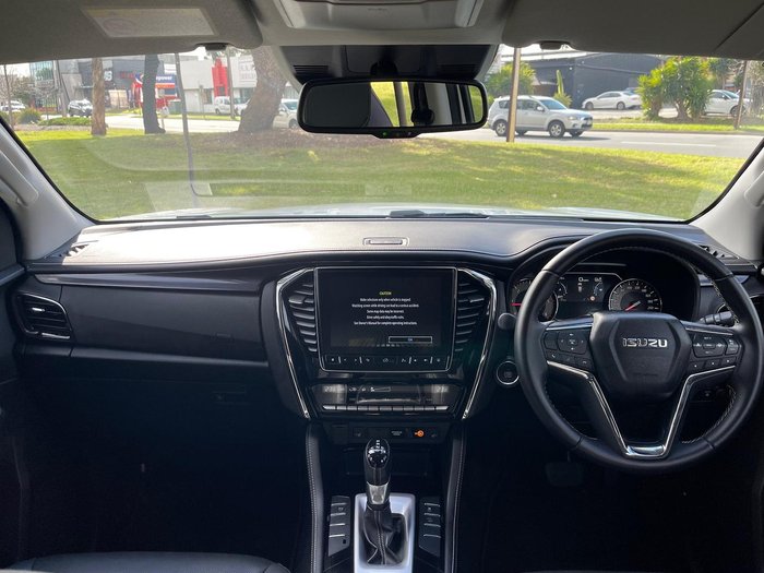 2022 Isuzu MU-X LS-T