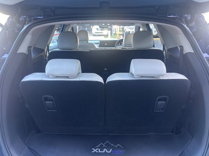 2024 Mahindra XUV700 AX7L