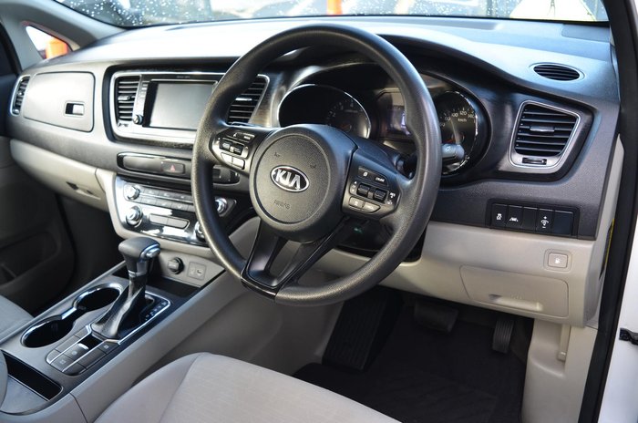 2018 Kia Carnival S