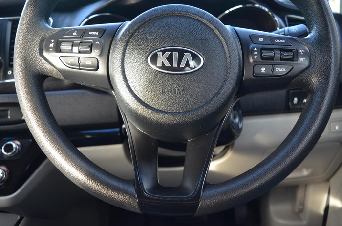 2018 Kia Carnival S