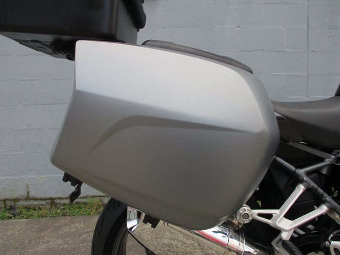 2016 BMW Motorrad R1200R GREY