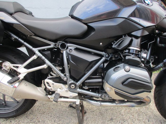 2016 BMW Motorrad R1200R GREY